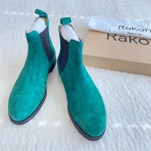 Rakoh Womens Chelsea Boots in Lolo Green Suede, Size 10